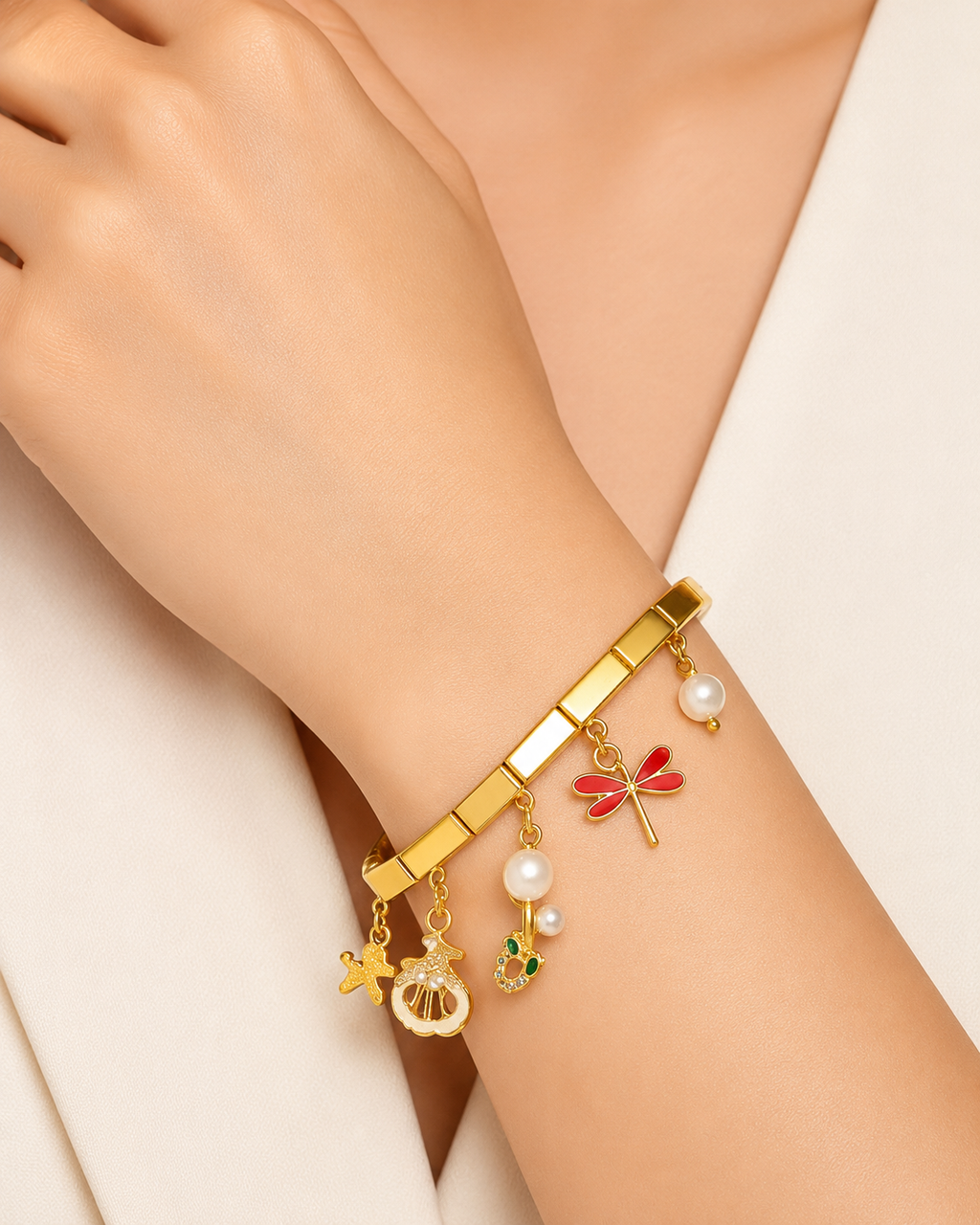 Elegant Gold-Plated Stainless Steel Charm Bracelet - Adjustable & Hypoallergenic