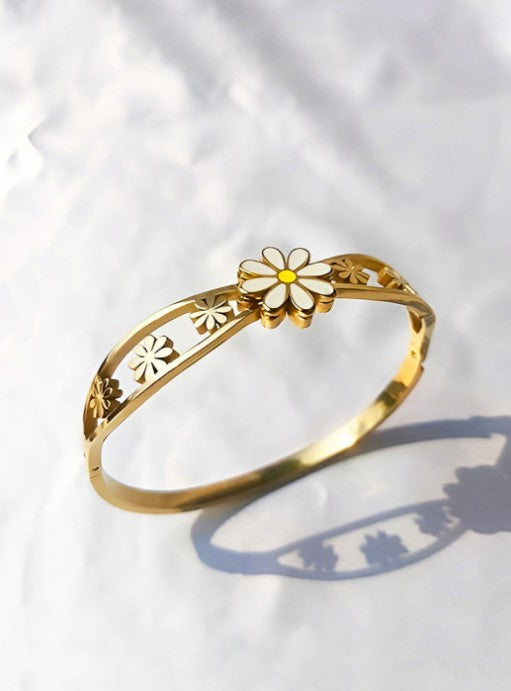 Gold plated Stainless Steel  Daisy flower cuff bangle bracelet.