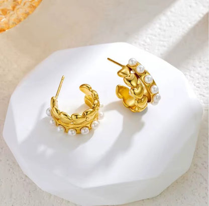 Heart Pearl C Shaped Stud Earrings