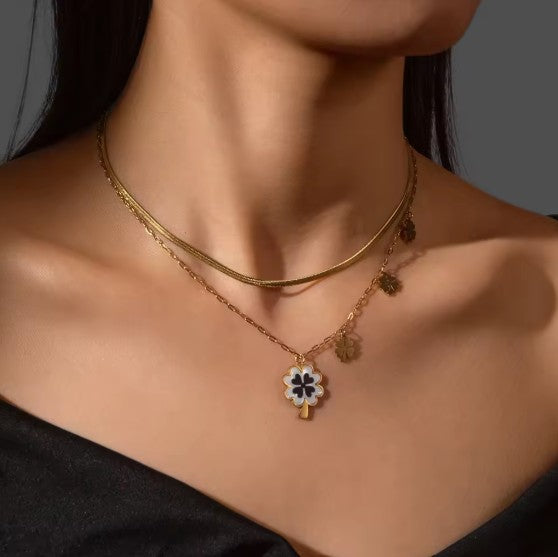 Snake Chain Design Two Layer Necklace With White and Black Clover Pendant