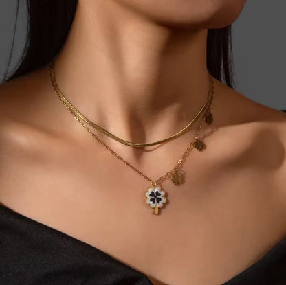 Snake Chain Design Two Layer Necklace With White and Black Clover Pendant