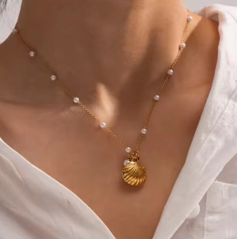 Shell and Star Fish Charm Perl Necklace