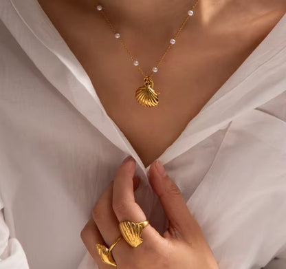 Shell and Star Fish Charm Perl Necklace