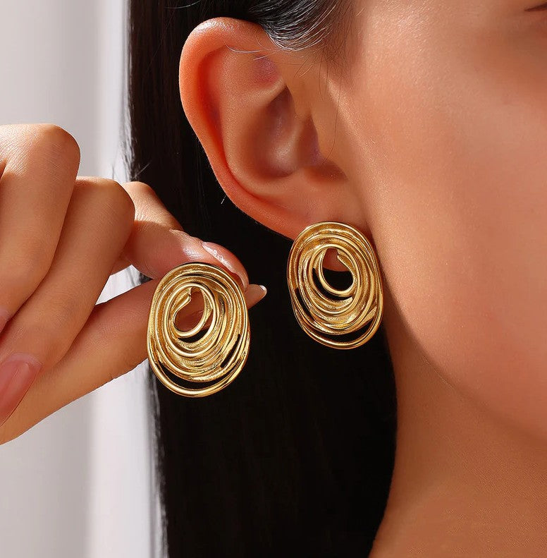 Chic Golden Spirals