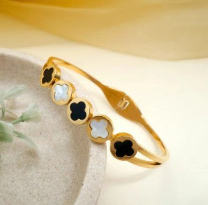 The Contrasting Black & White Clover Bangle